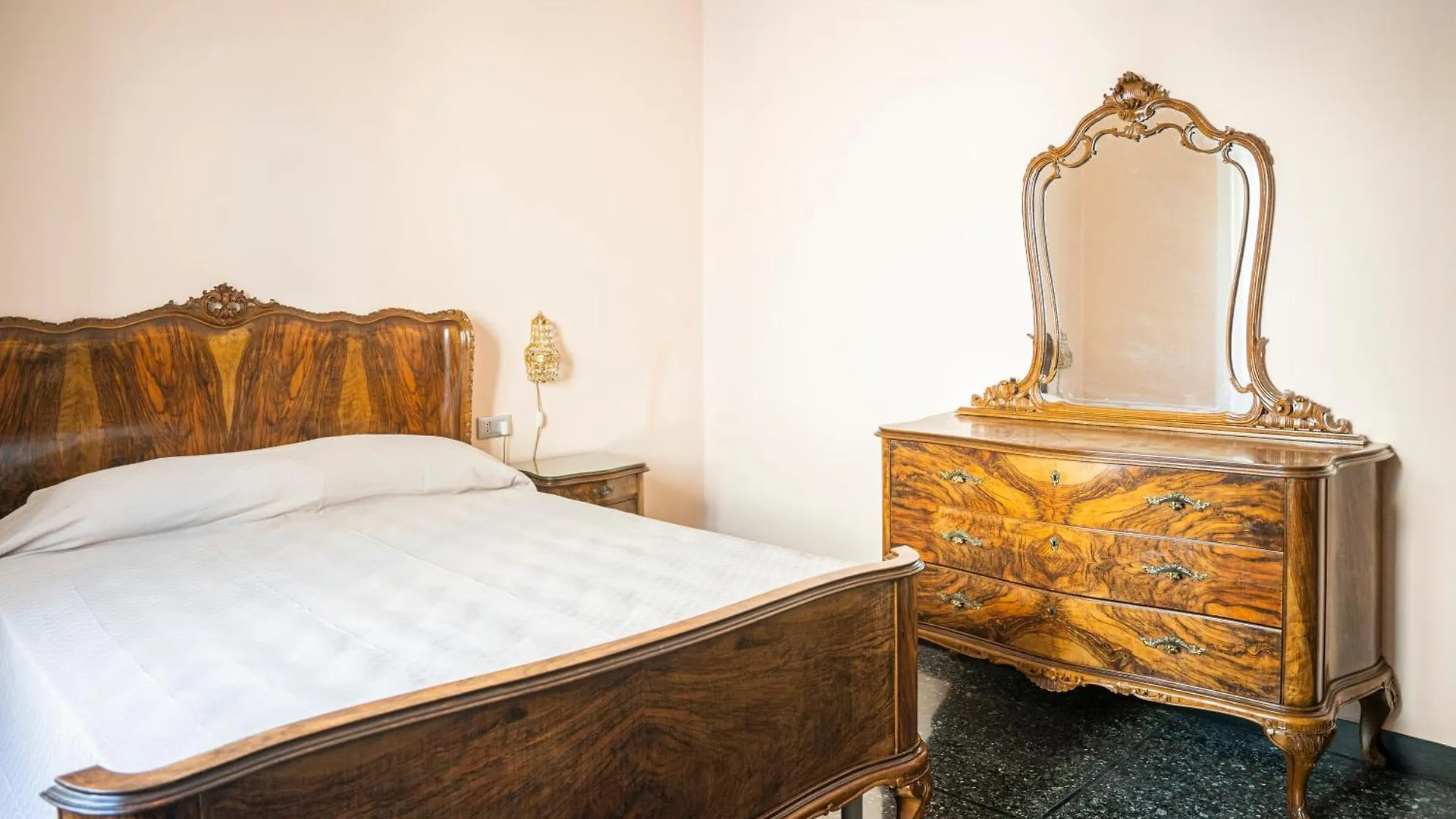 050 - Villa Genny - Casa Lauro con Terrazzo 5 minuti dal Mare Sestri Levante 0*,  Italia